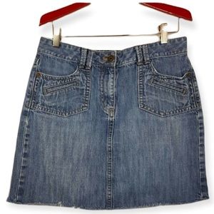 Size 8 Y2K Denim Mini Skirt – Pockets, Frayed Hem, Medium Wash
